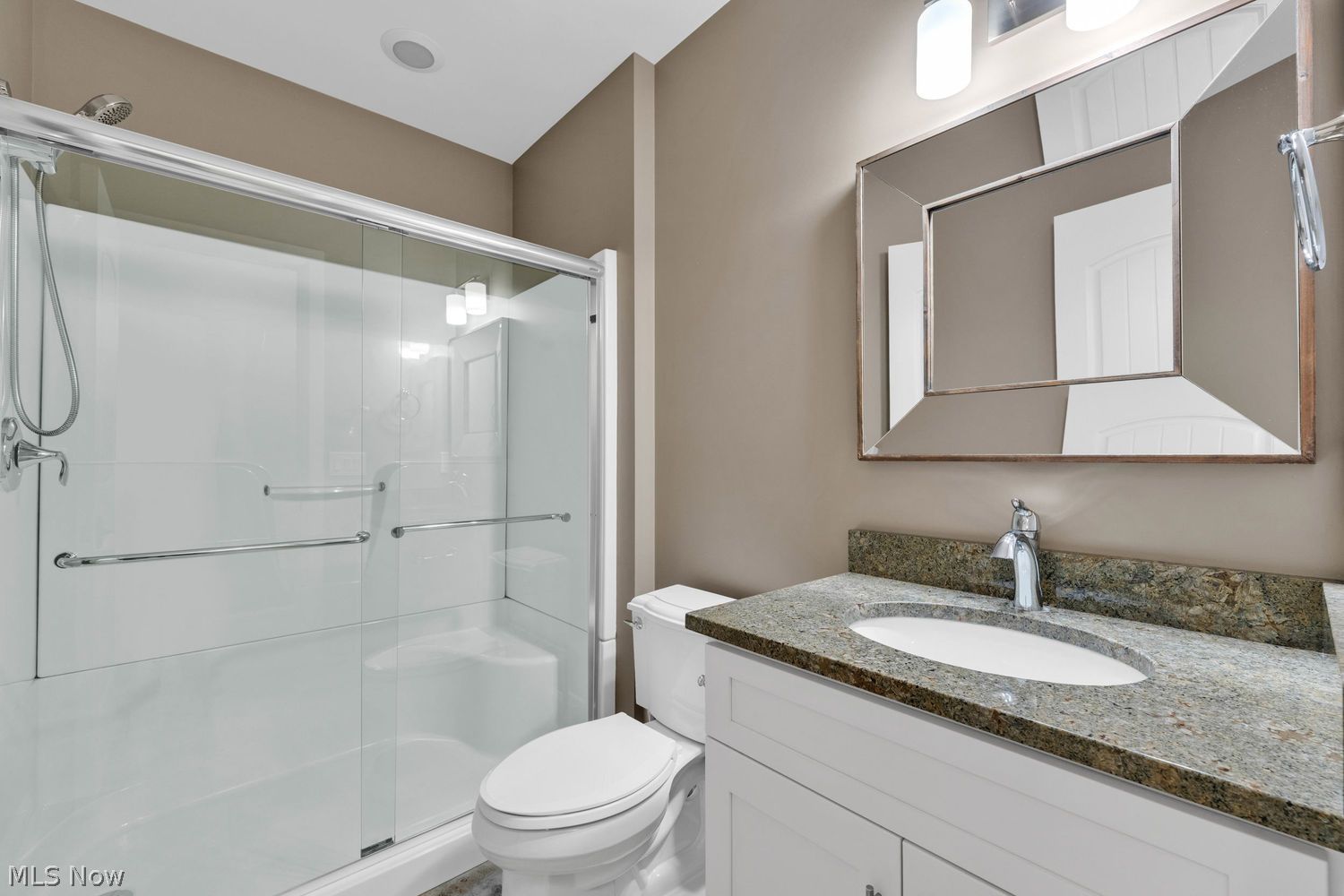 2366 Fox Run Westlake OH 44145