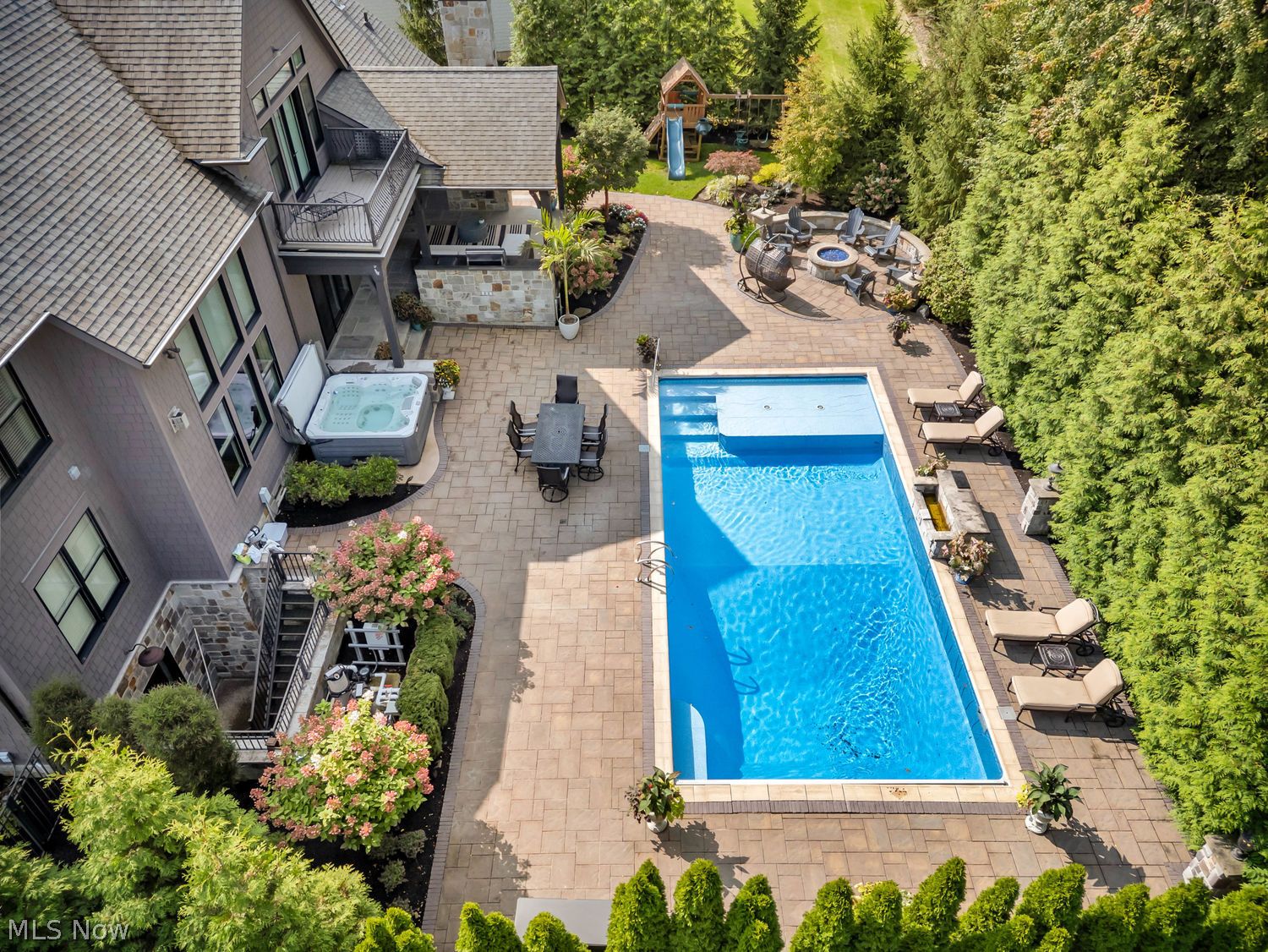 2366 Fox Run Westlake OH 44145