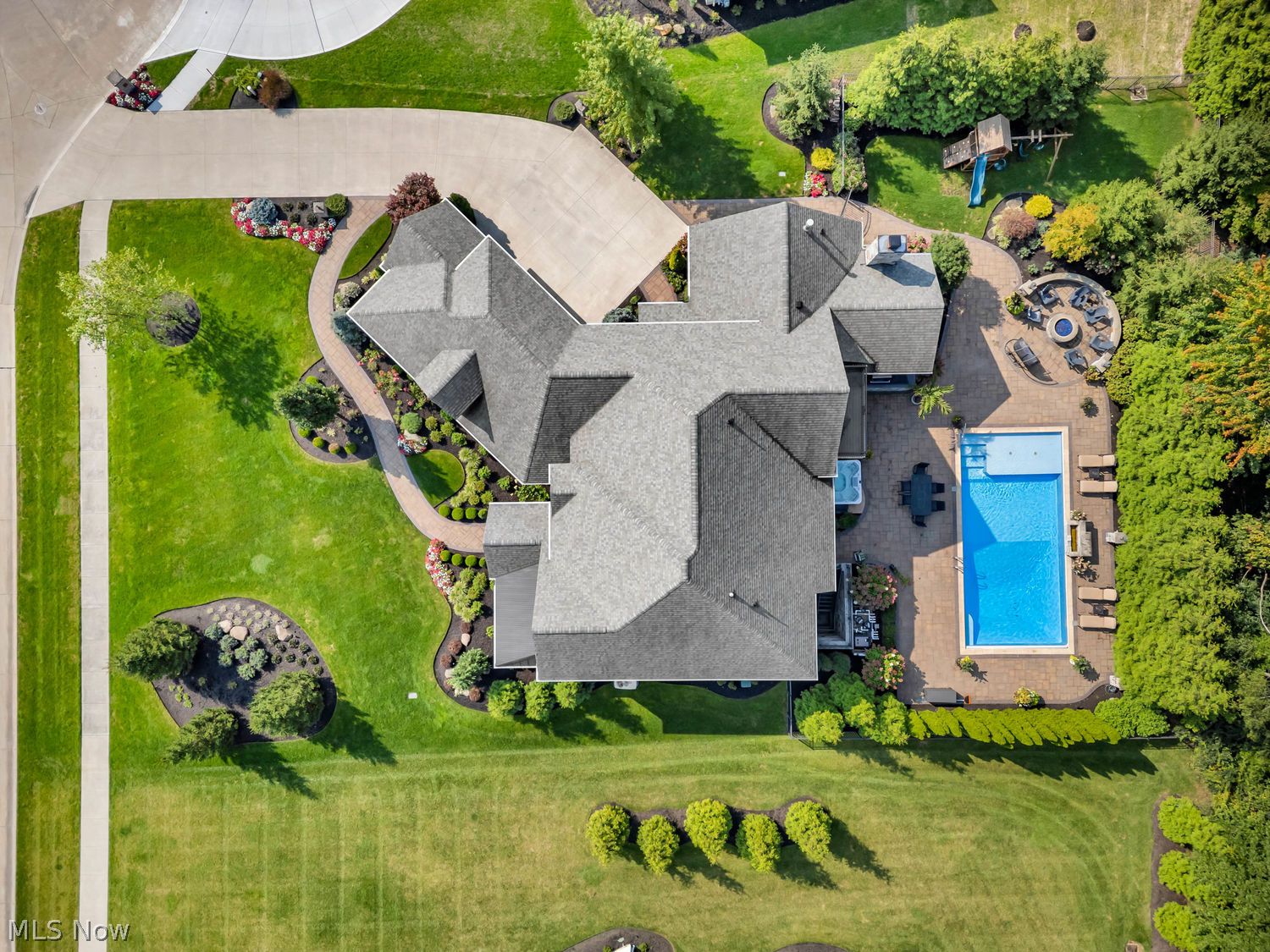 2366 Fox Run Westlake OH 44145