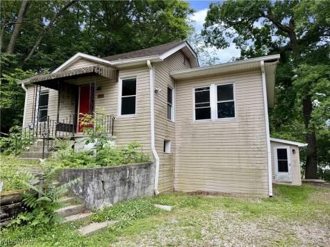 2618 Adams Street Lakemore OH 44250