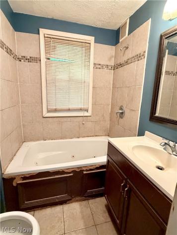 2618 Adams Street Lakemore OH 44250