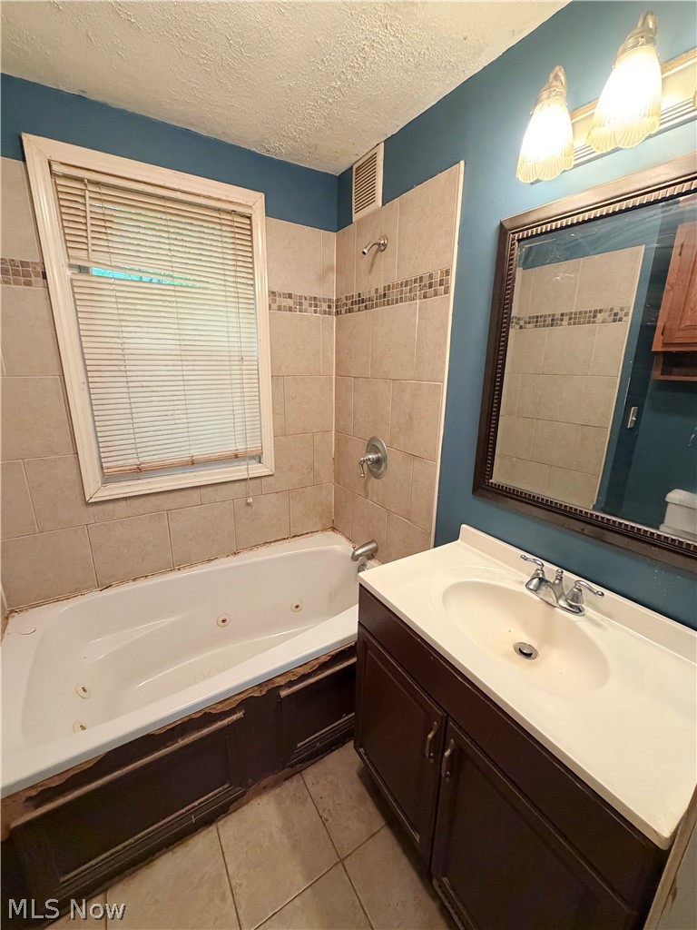 2618 Adams Street Lakemore OH 44250