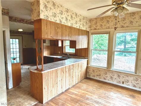 2618 Adams Street Lakemore OH 44250