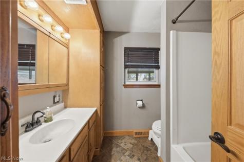 6499 Navarre Road SW Navarre OH 44662