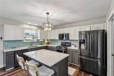 1704 W Ash Drive Avon OH 44011