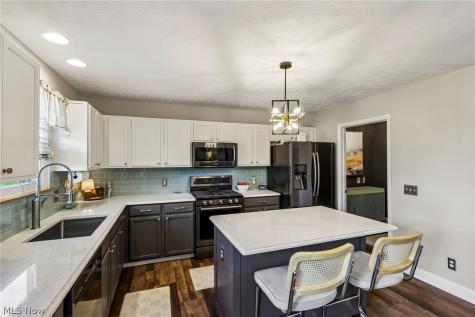 1704 W Ash Drive Avon OH 44011
