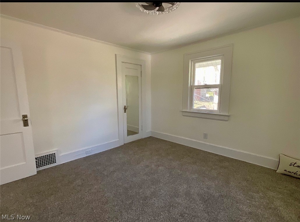 569 Barwell Street Akron OH 44303