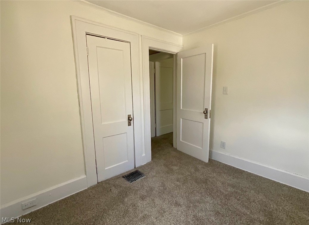 569 Barwell Street Akron OH 44303
