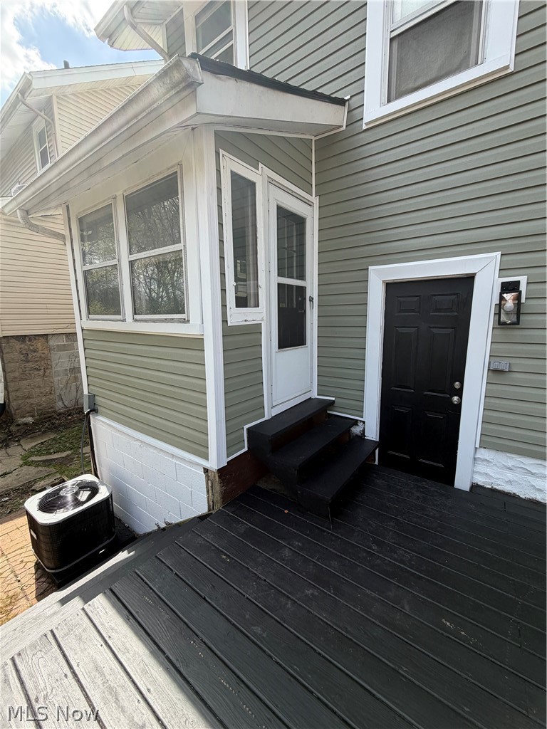 569 Barwell Street Akron OH 44303