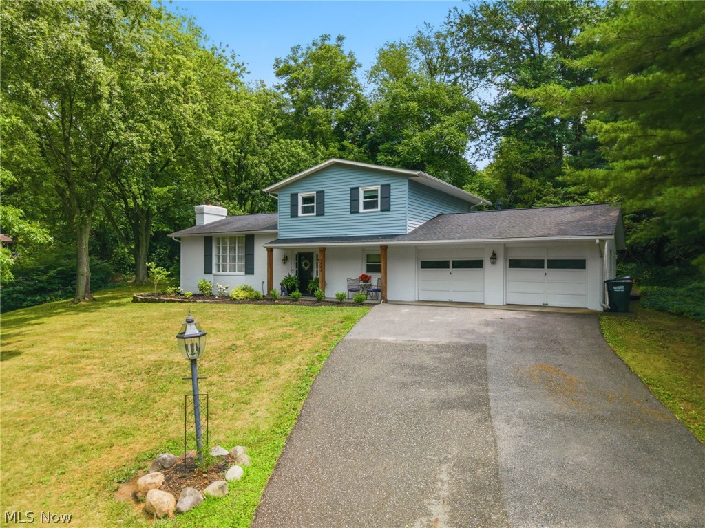 1884 Spring Valley Avenue NW Canton OH 44708