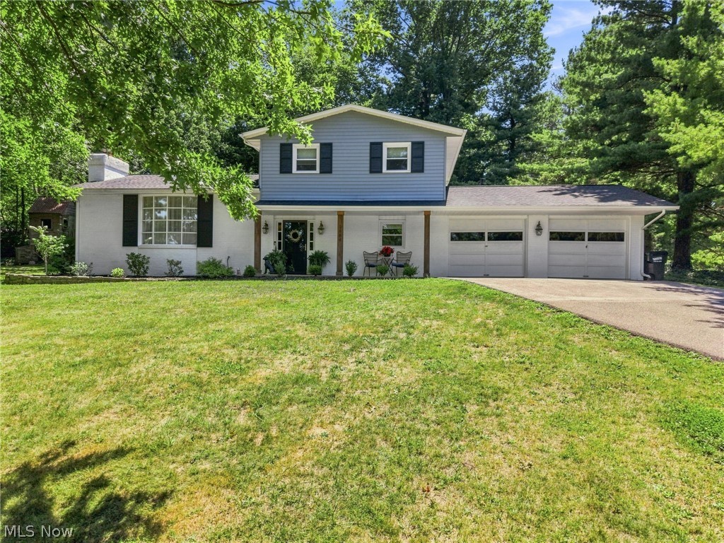 1884 Spring Valley Avenue NW Canton OH 44708