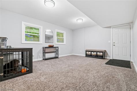 1884 Spring Valley Avenue NW Canton OH 44708