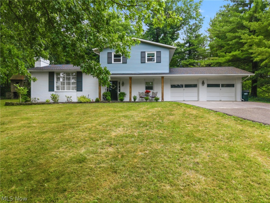 1884 Spring Valley Avenue NW Canton OH 44708