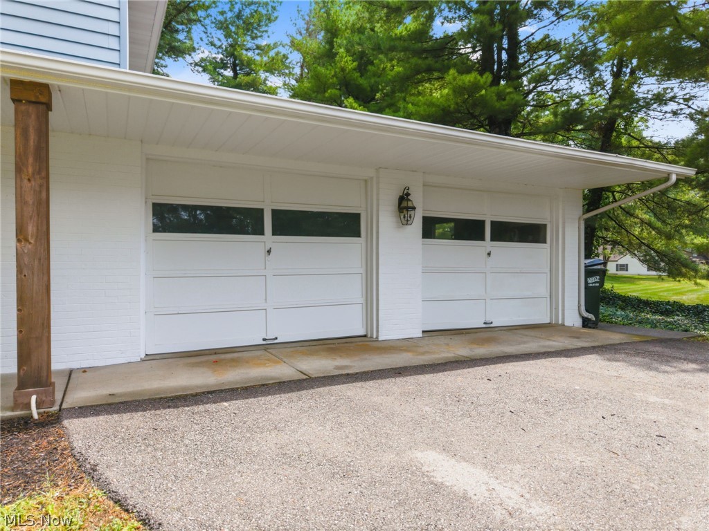 1884 Spring Valley Avenue NW Canton OH 44708