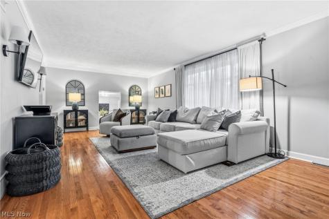 1884 Spring Valley Avenue NW Canton OH 44708