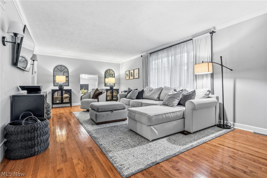 1884 Spring Valley Avenue NW Canton OH 44708