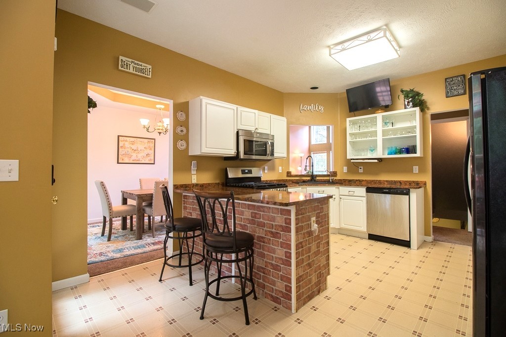 403 Downing Drive Chardon OH 44024