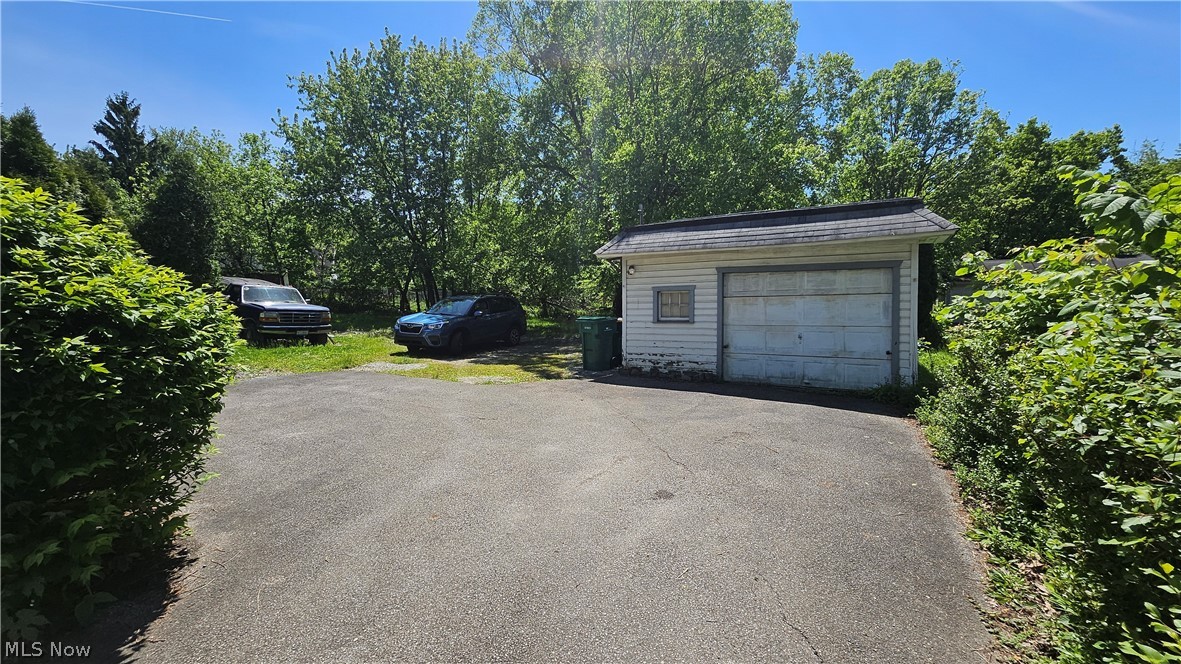 14522 Granger Road Maple Heights OH 44137