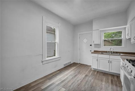 1380 E 93rd Street Cleveland OH 44106