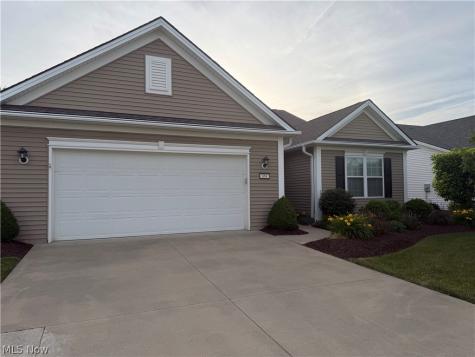 484 Water Pointe Lane Brunswick OH 44212