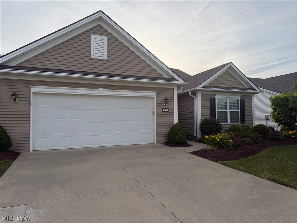 484 Water Pointe Lane Brunswick OH 44212