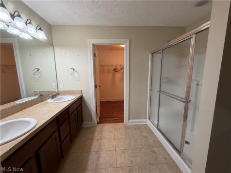 484 Water Pointe Lane Brunswick OH 44212
