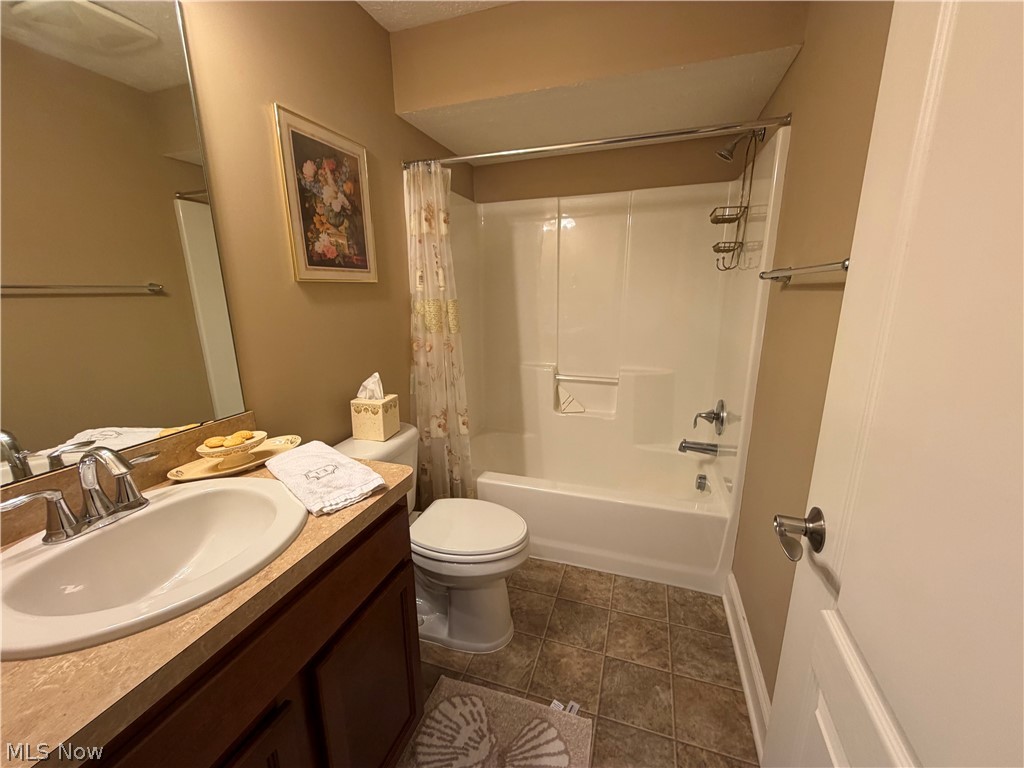 484 Water Pointe Lane Brunswick OH 44212