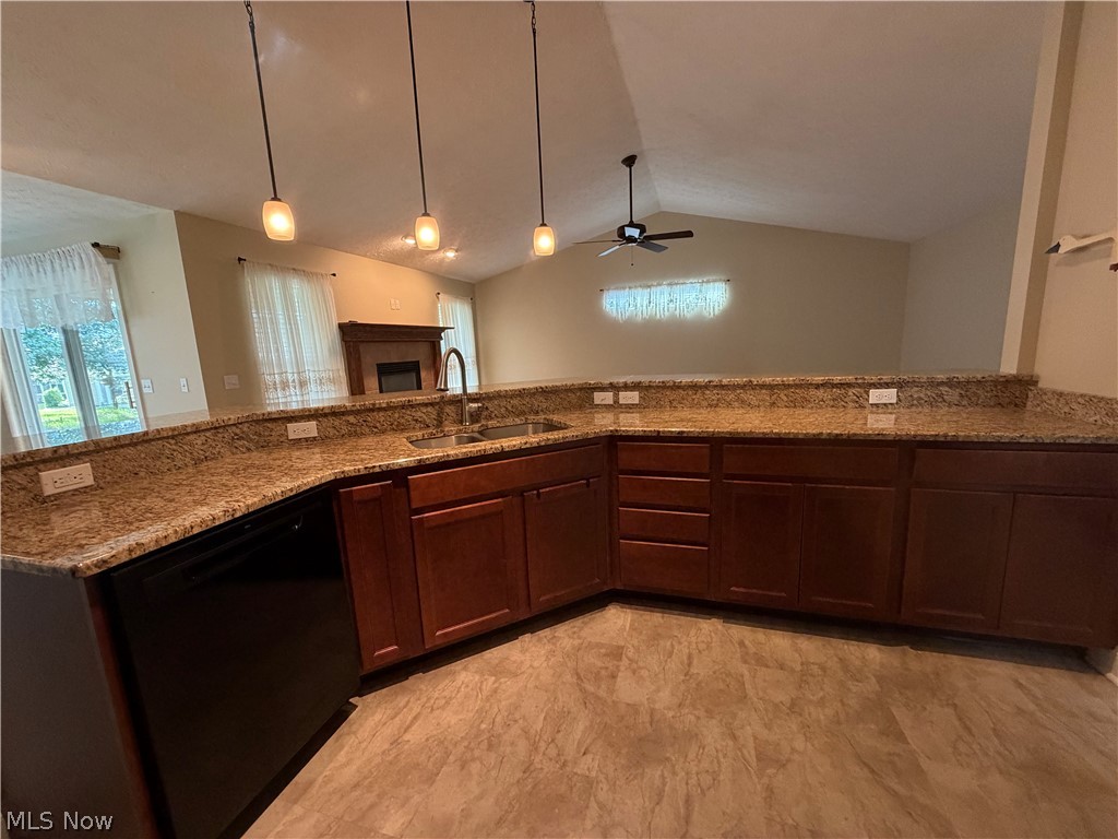 484 Water Pointe Lane Brunswick OH 44212