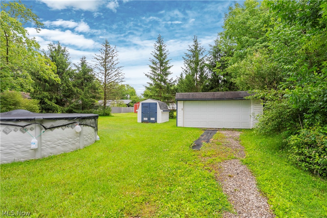 6886 Lindsley Avenue Andover OH 44003
