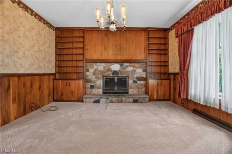 13721 Spring Street Burton OH 44021