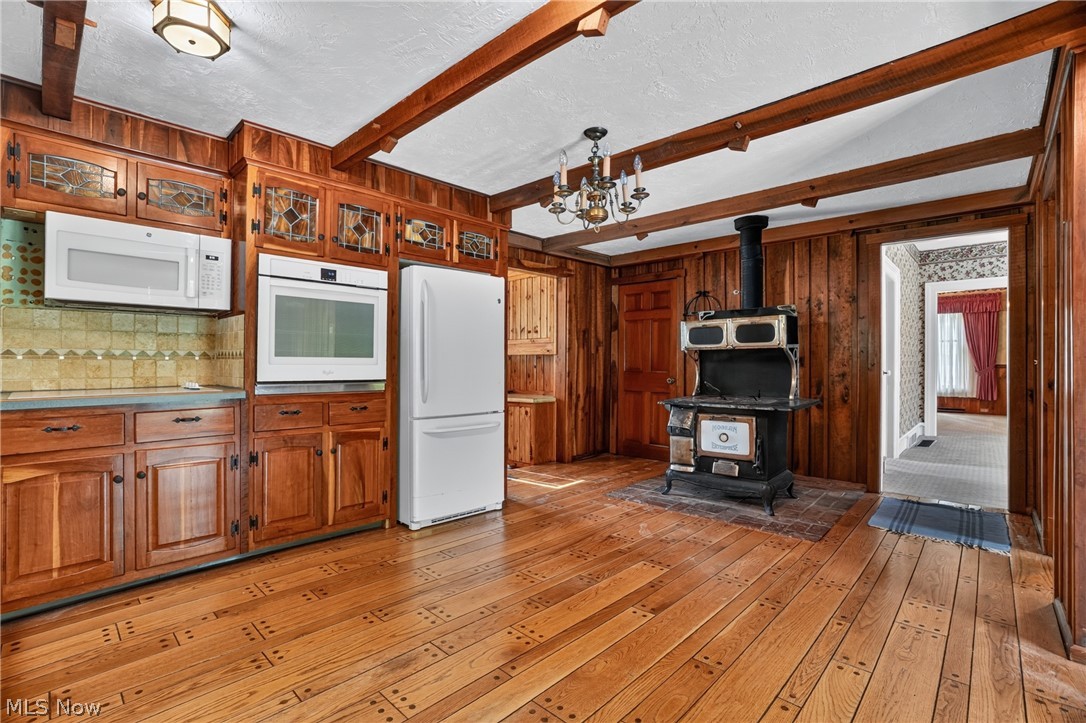 13721 Spring Street Burton OH 44021