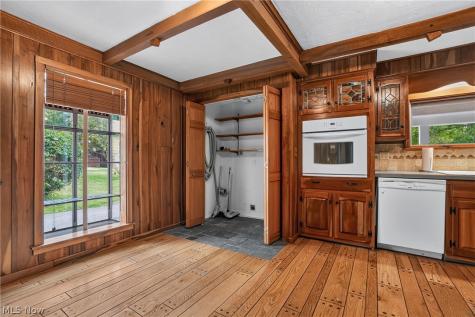 13721 Spring Street Burton OH 44021