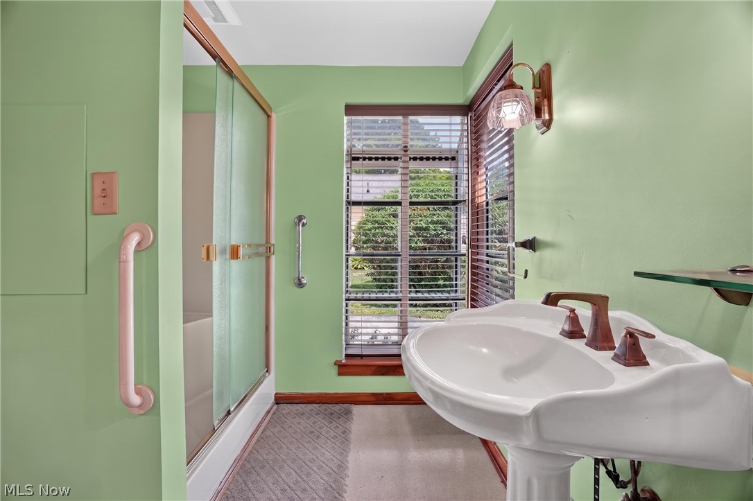 13721 Spring Street Burton OH 44021