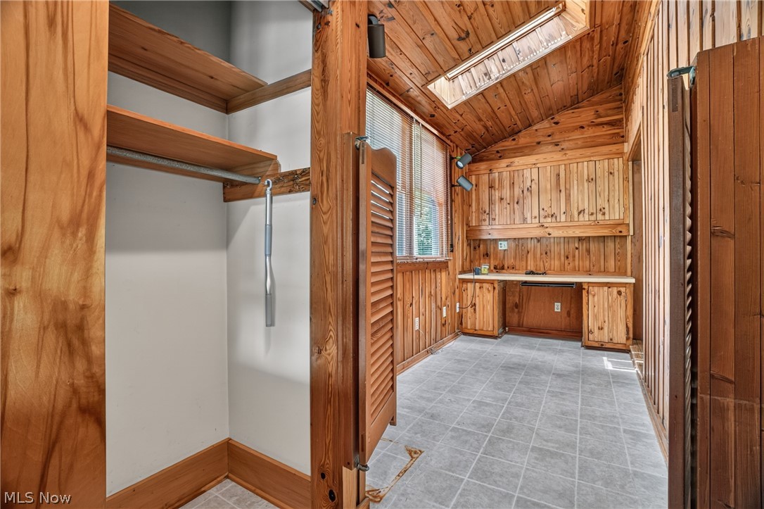13721 Spring Street Burton OH 44021