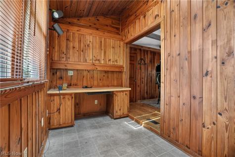 13721 Spring Street Burton OH 44021