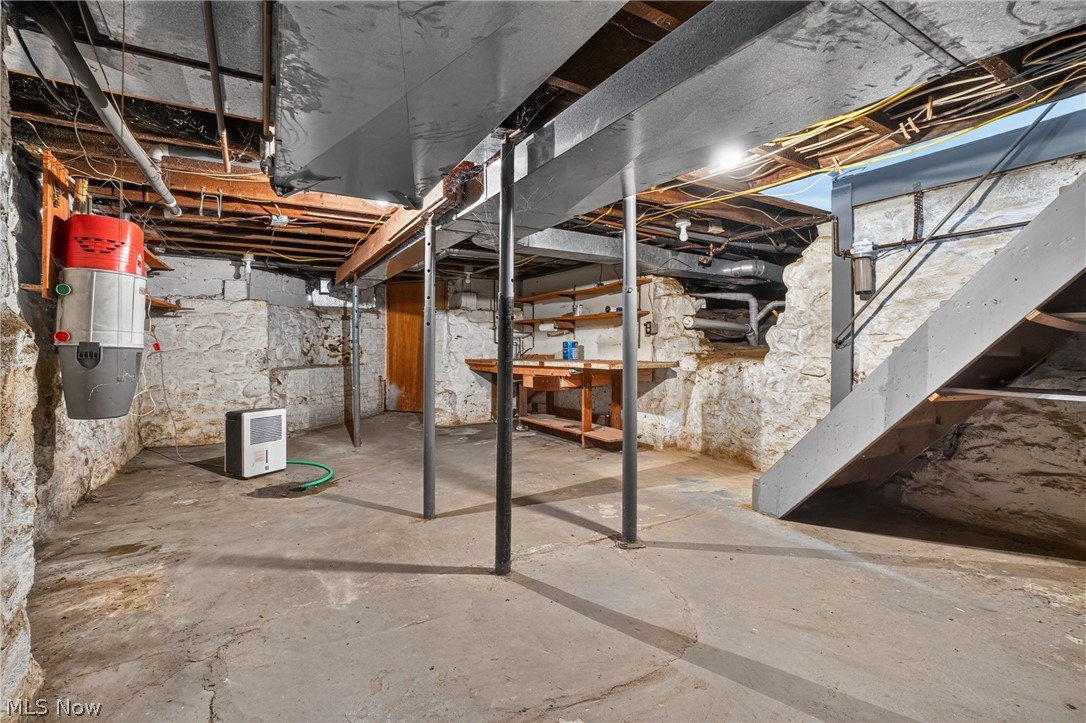 13721 Spring Street Burton OH 44021