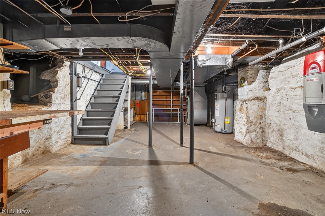13721 Spring Street Burton OH 44021