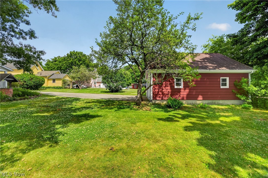 13721 Spring Street Burton OH 44021