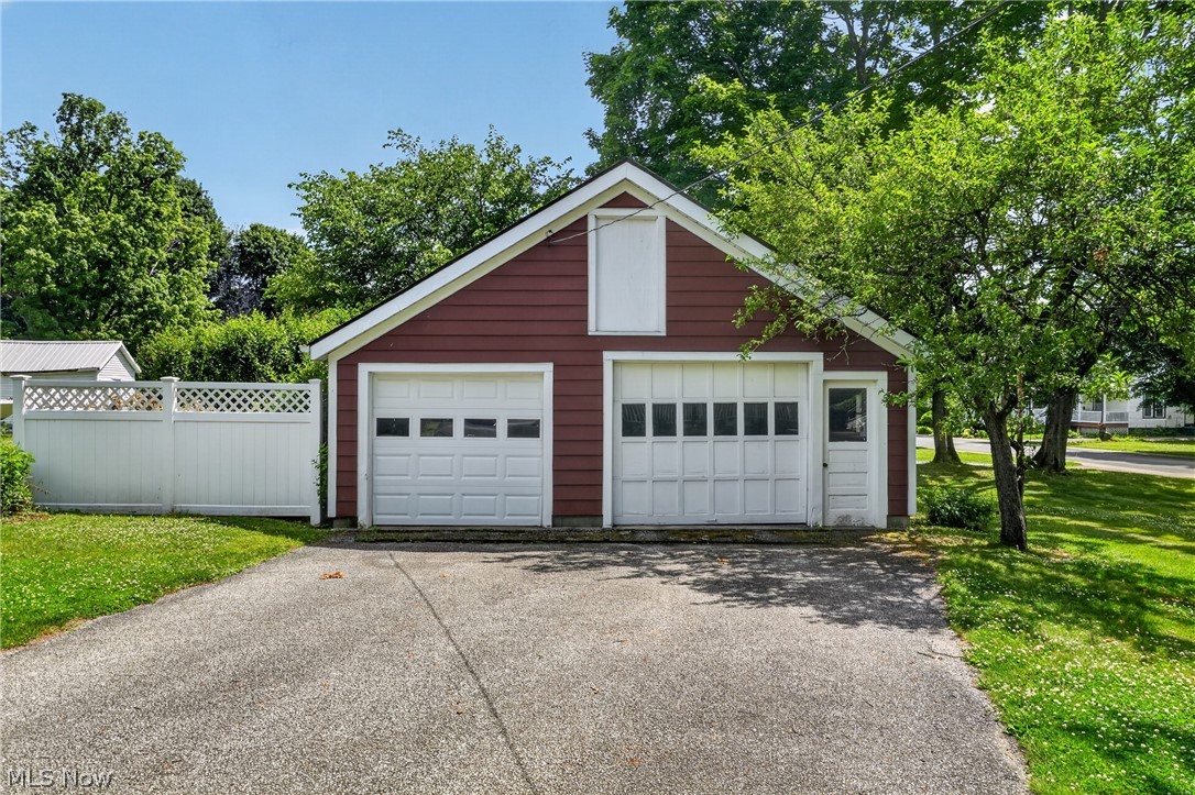 13721 Spring Street Burton OH 44021