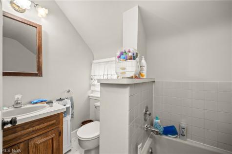 1639 E 34th Street Lorain OH 44055