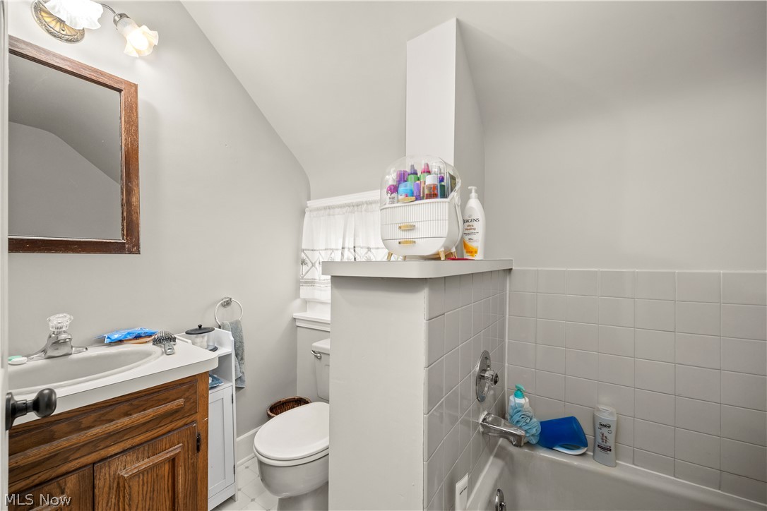 1639 E 34th Street Lorain OH 44055