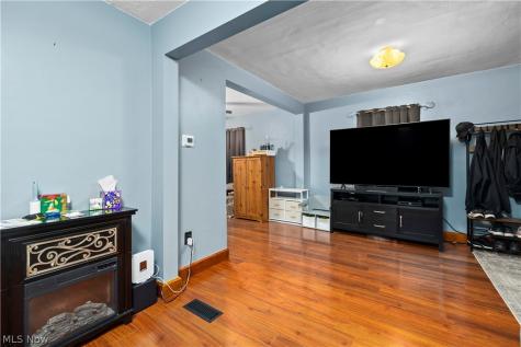 1639 E 34th Street Lorain OH 44055