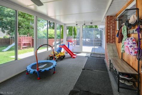 723 Eastland Avenue Ravenna OH 44266