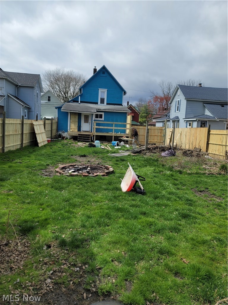 49 15th Street NW Barberton OH 44203
