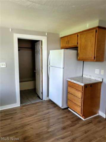 49 15th Street NW Barberton OH 44203
