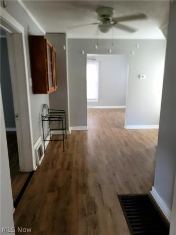49 15th Street NW Barberton OH 44203