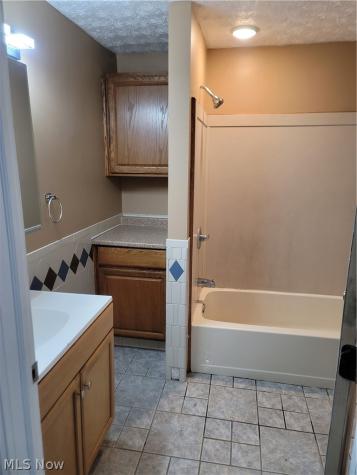 49 15th Street NW Barberton OH 44203