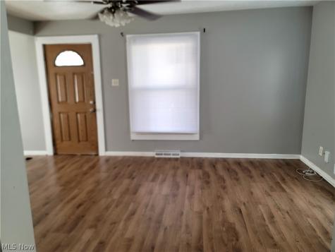 49 15th Street NW Barberton OH 44203