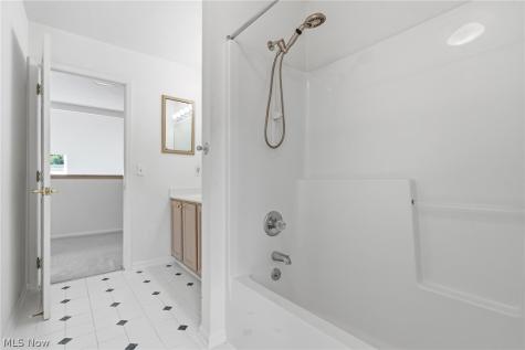 408 Driftwood Court Copley OH 44321