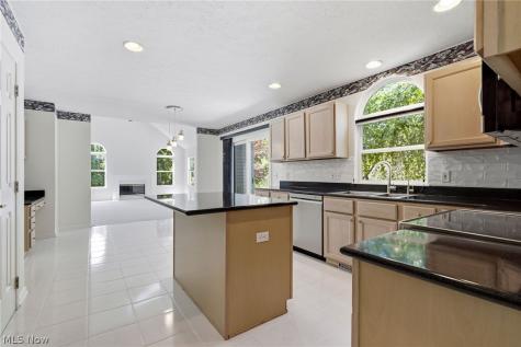408 Driftwood Court Copley OH 44321